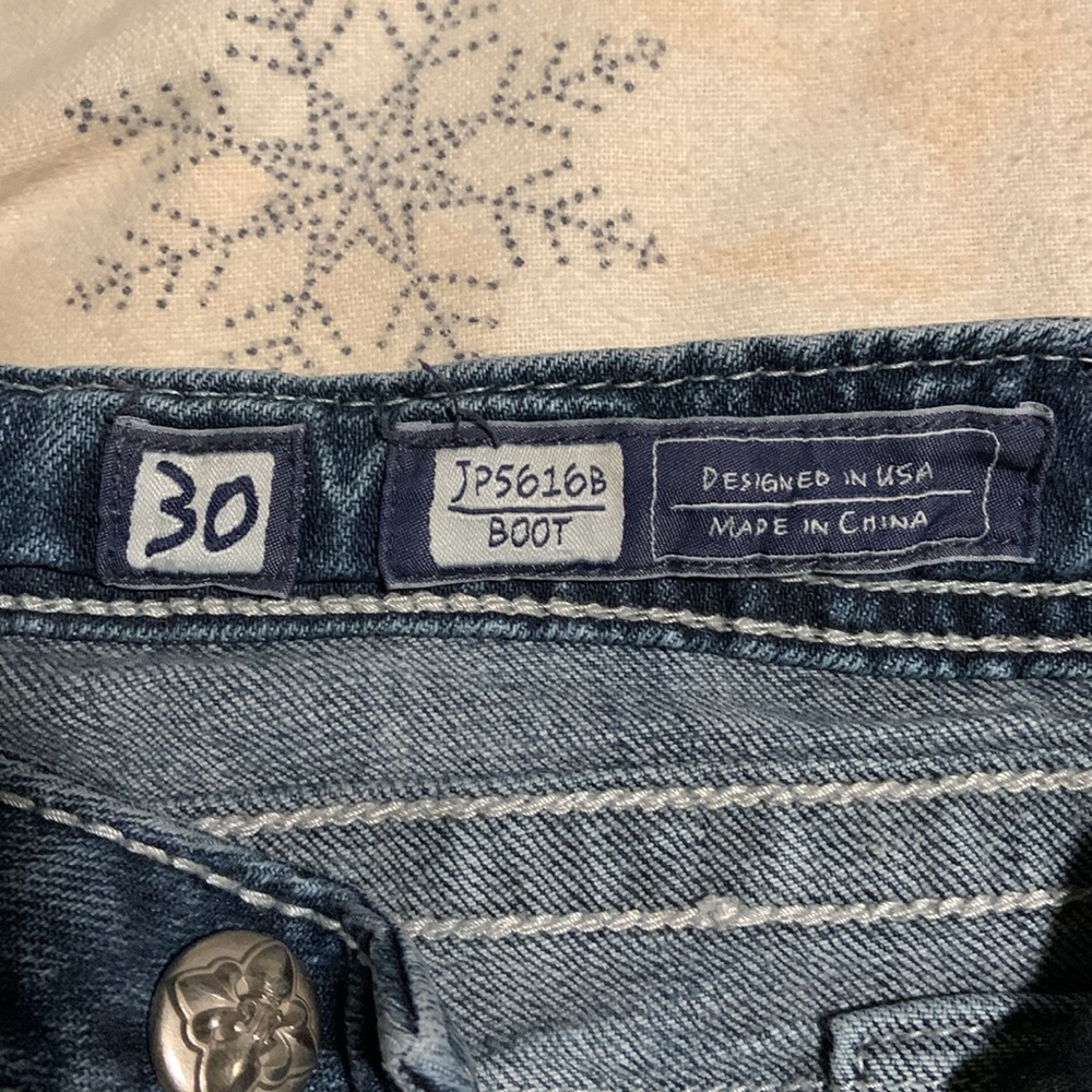 Miss Me Boot Jeans size 30 approx hemmed length 31” - Picture 3 of 9